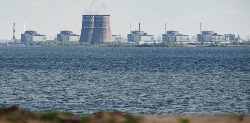 Egy robbanás után megszűnt az áram- és vízellátás a zaporizzsjai atomerőműnél