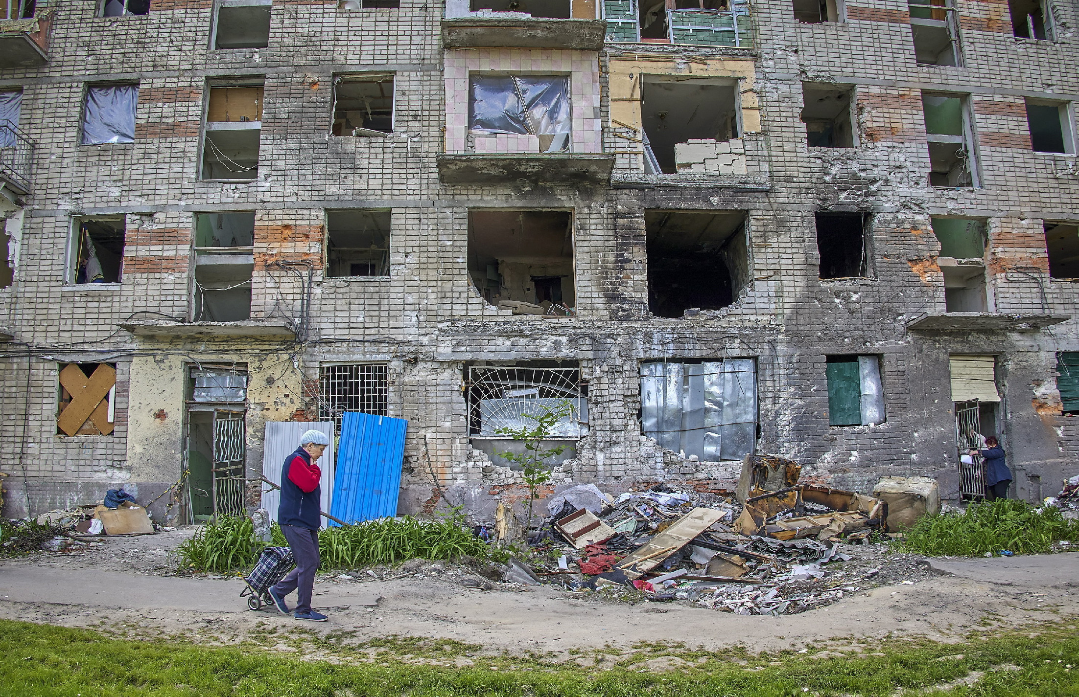 Heten haltak meg egy orosz támadásban Harkivban