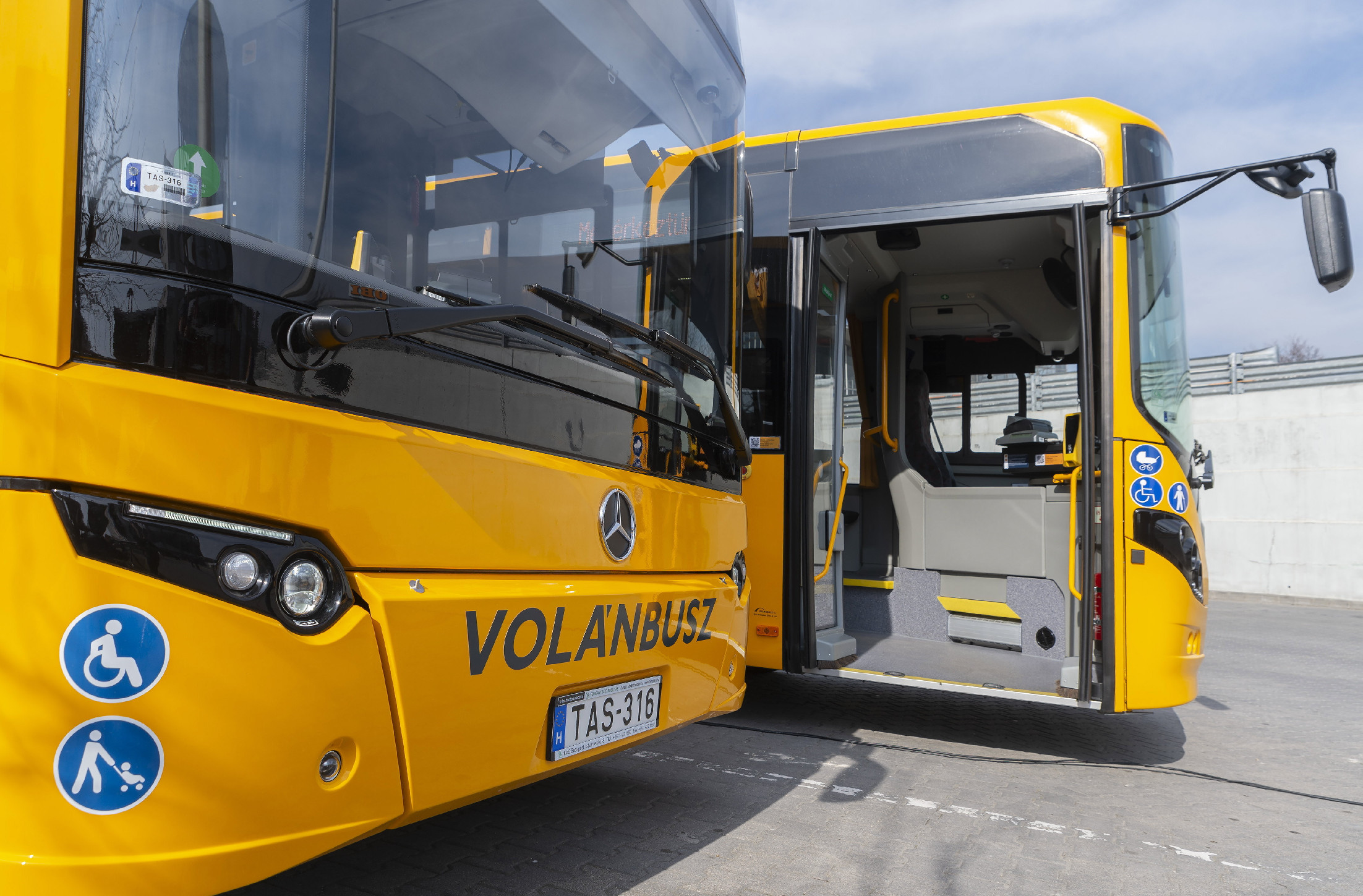 Rengeteggel új busszal bővül a Volánbusz