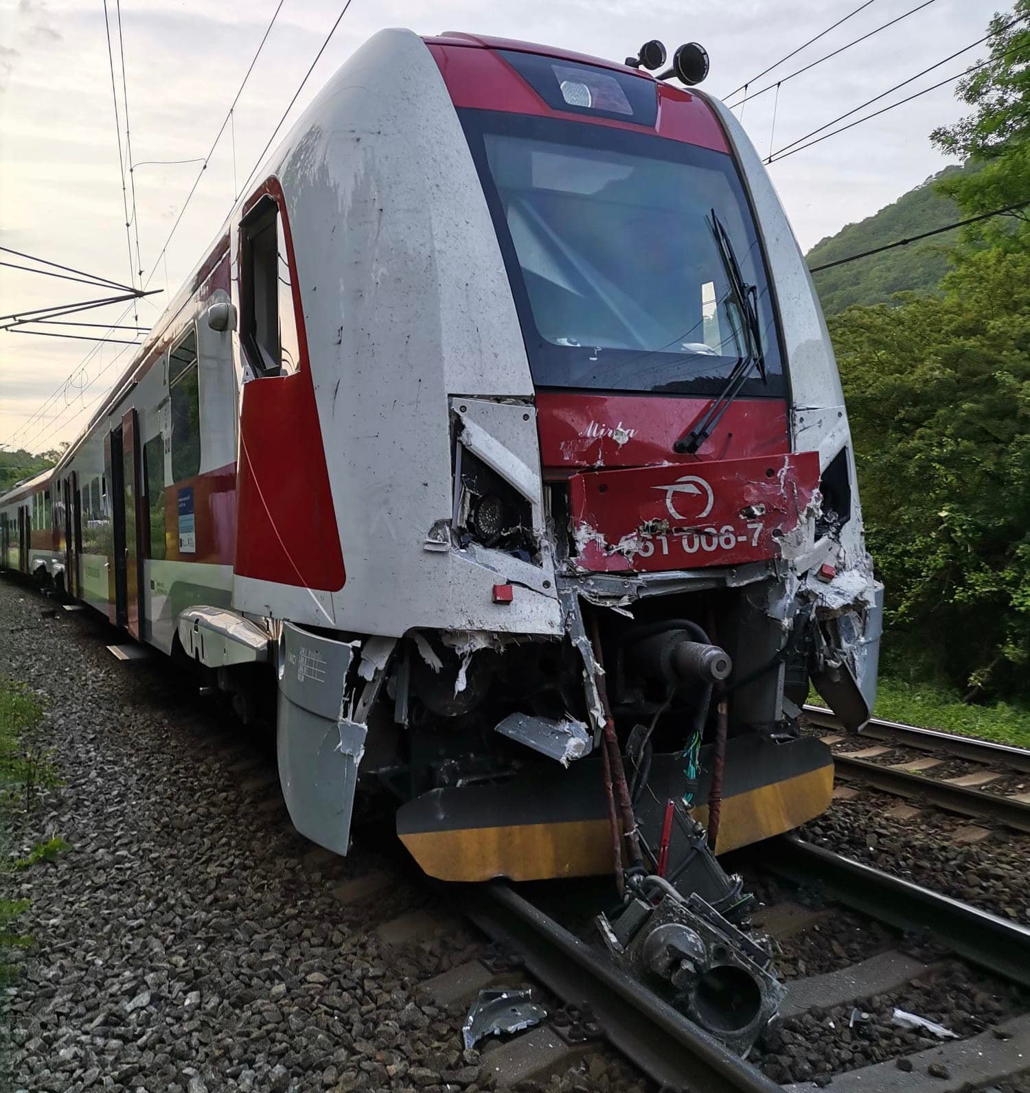 Vonatbaleset történt Szlovákiában, több mint hetvenen megsérültek