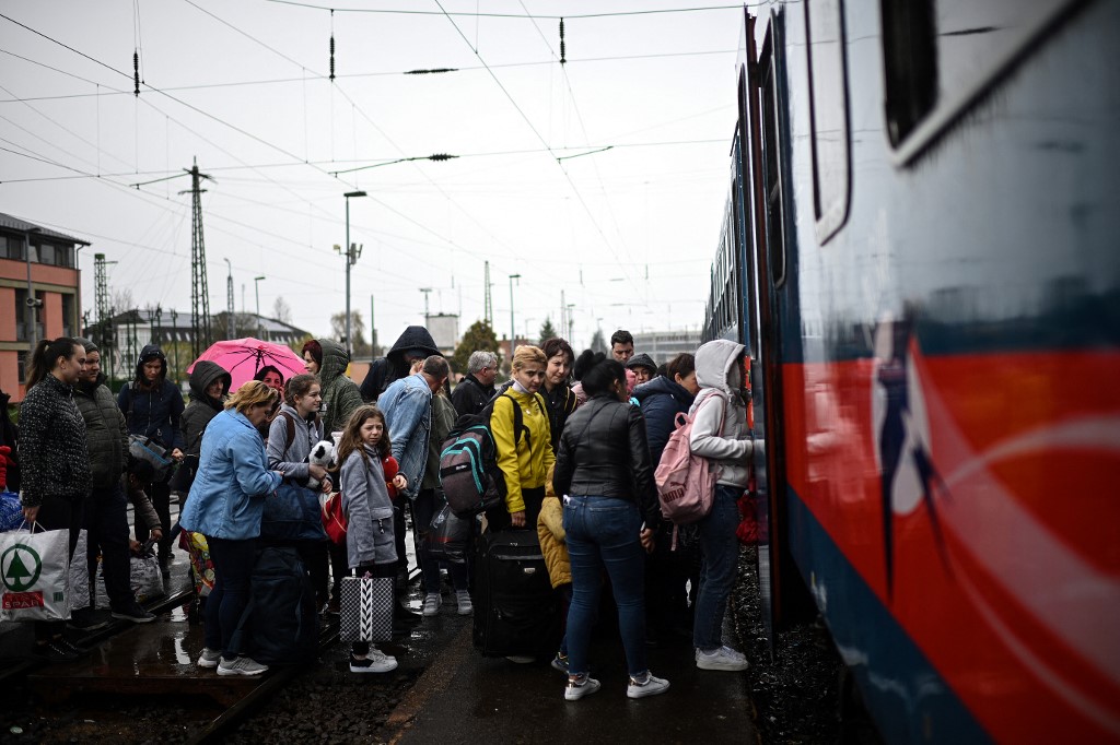 Csütörtökön is rengeteg ukrajnai menekült érkezett az országba