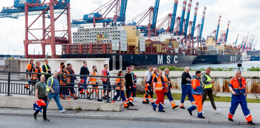 Sztrájkba léptek a németországi kikötői munkások