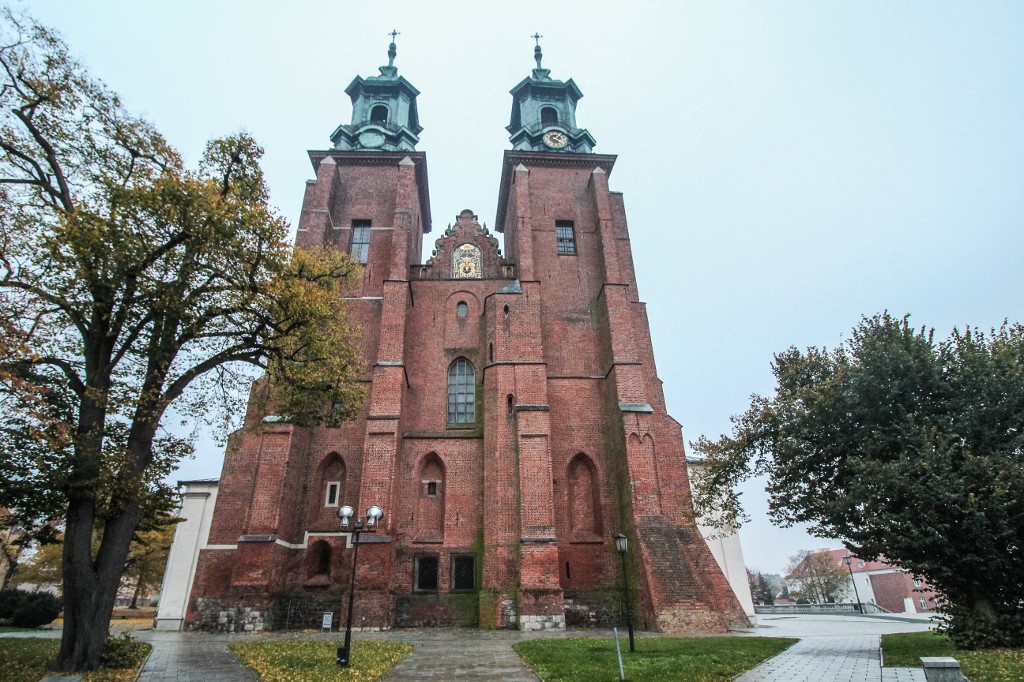 Aggasztóan növekszik a katolikus egyház elleni bűncselekmények száma Lengyelországban