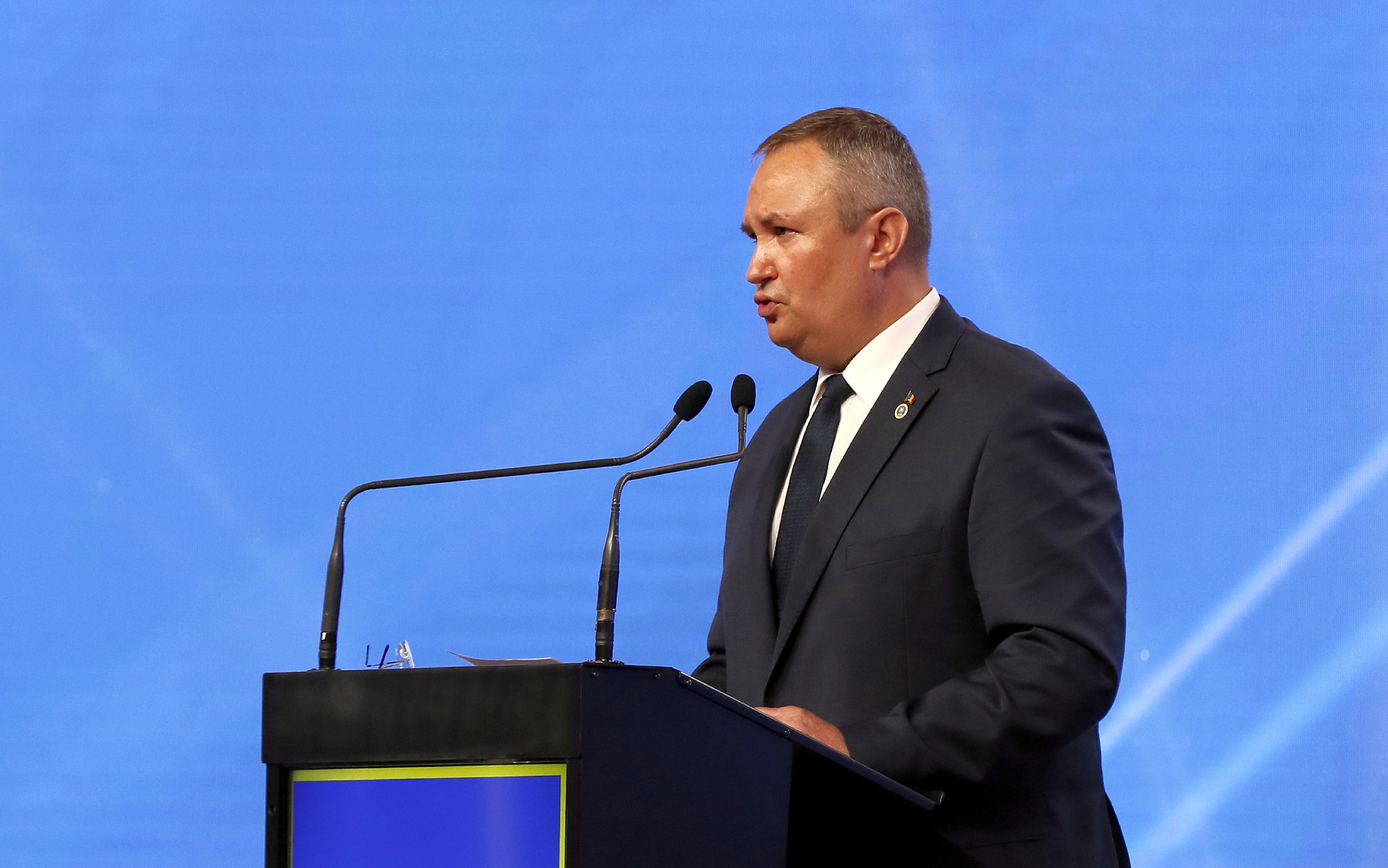A román kormány is követi a magyar mintát 