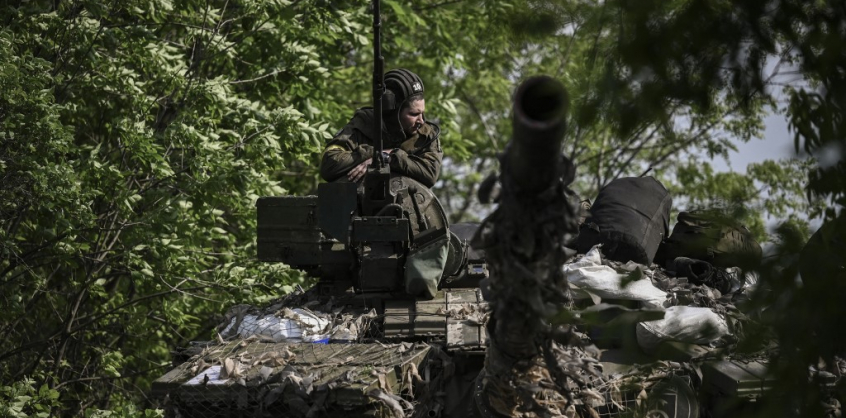 Brit kémek: egyre előbbre tör az ukrán sereg