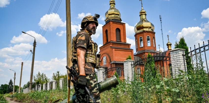 Továbbra is a teljes frontvonalon ágyúznak az oroszok Ukrajnában