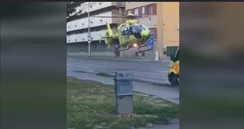 Videó – Mentőhelikopter szállt le Pécs belvárosában