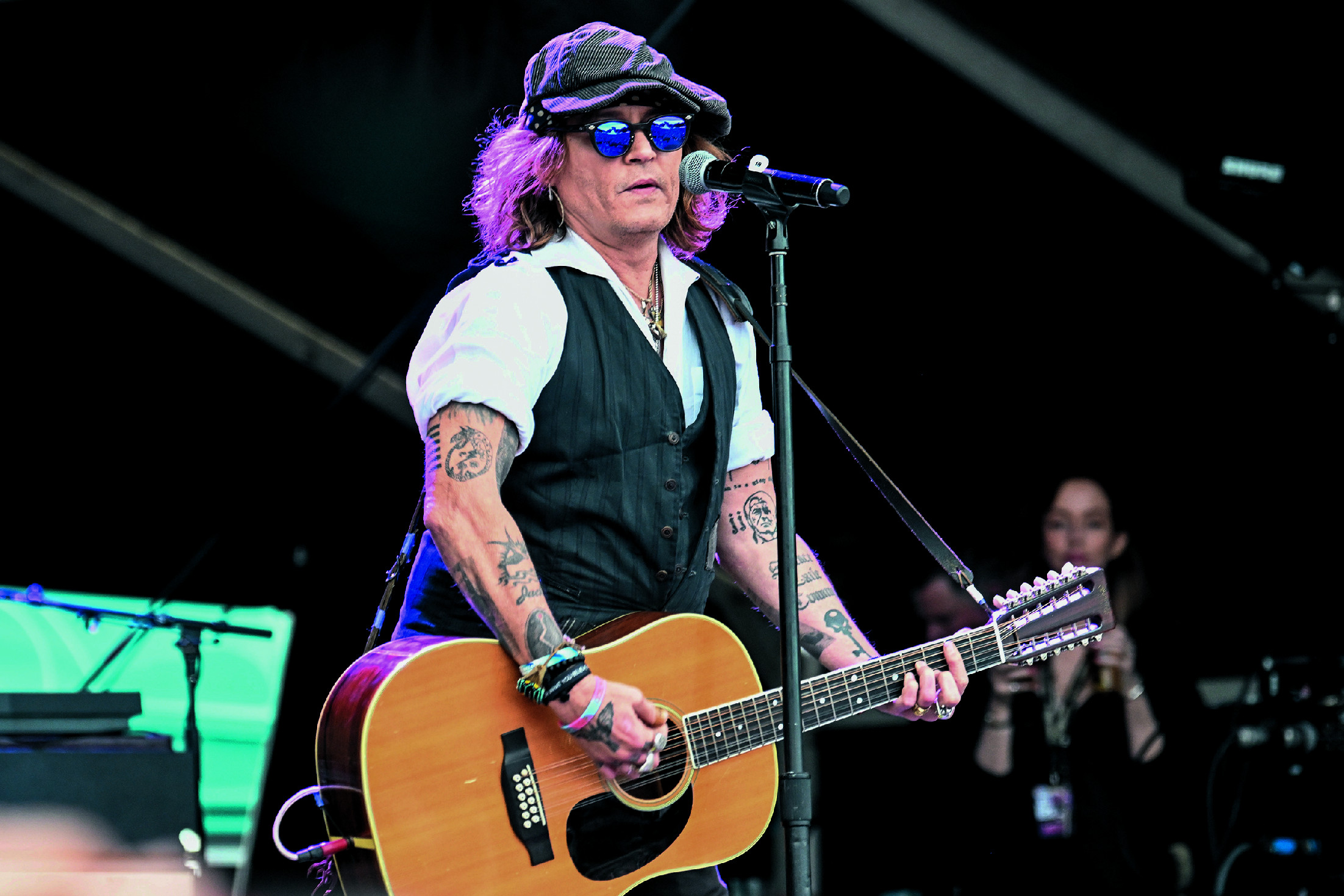 Johnny Depp dallal tiszteleg: egy nő is lehet zseniális feltaláló