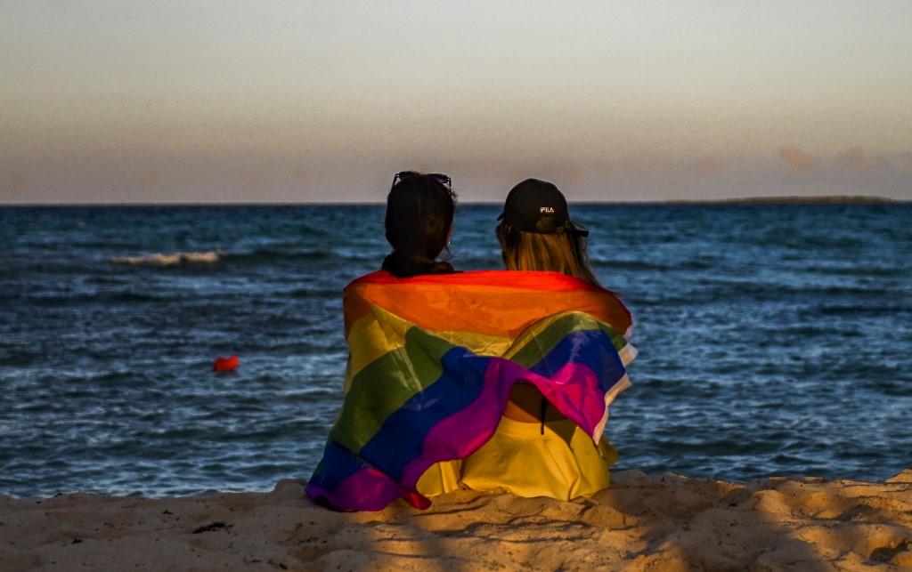 Népszavazáson döntenek Kubában a melegházasságról