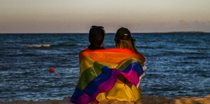 Népszavazáson döntenek Kubában a melegházasságról