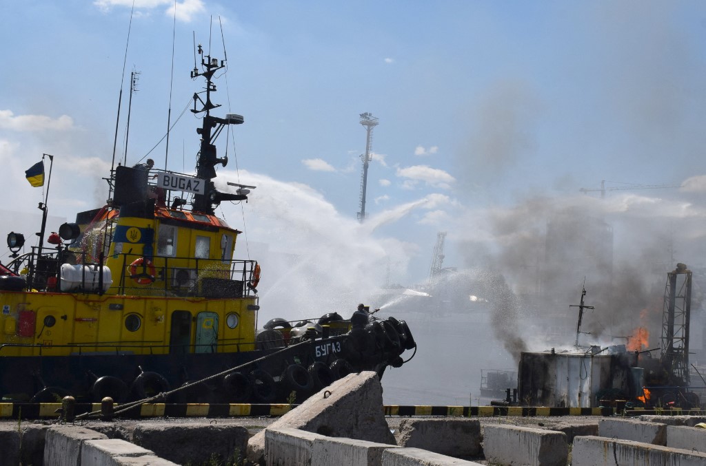 Oroszország megsemmisített egy ukrán hadihajót és hadianyagraktárat
