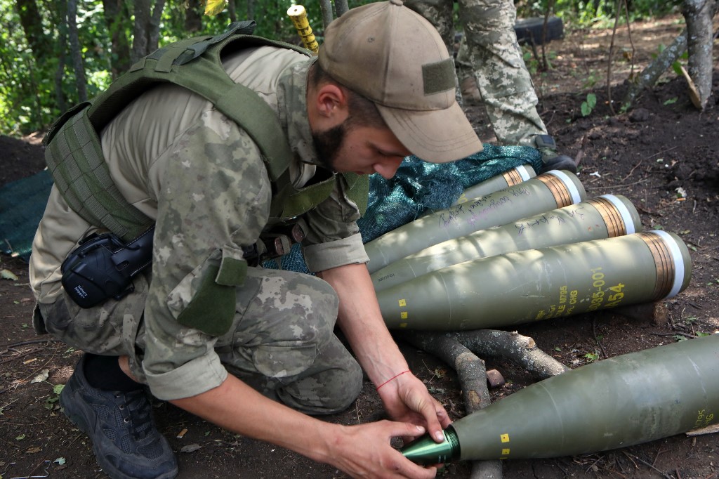 Annyi lőszert ígért Ukrajnának Brüsszel, hogy nem tudja teljesíteni