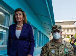 Nancy Pelosi ezúttal Észak-Koreát bőszítette fel a látogatásával