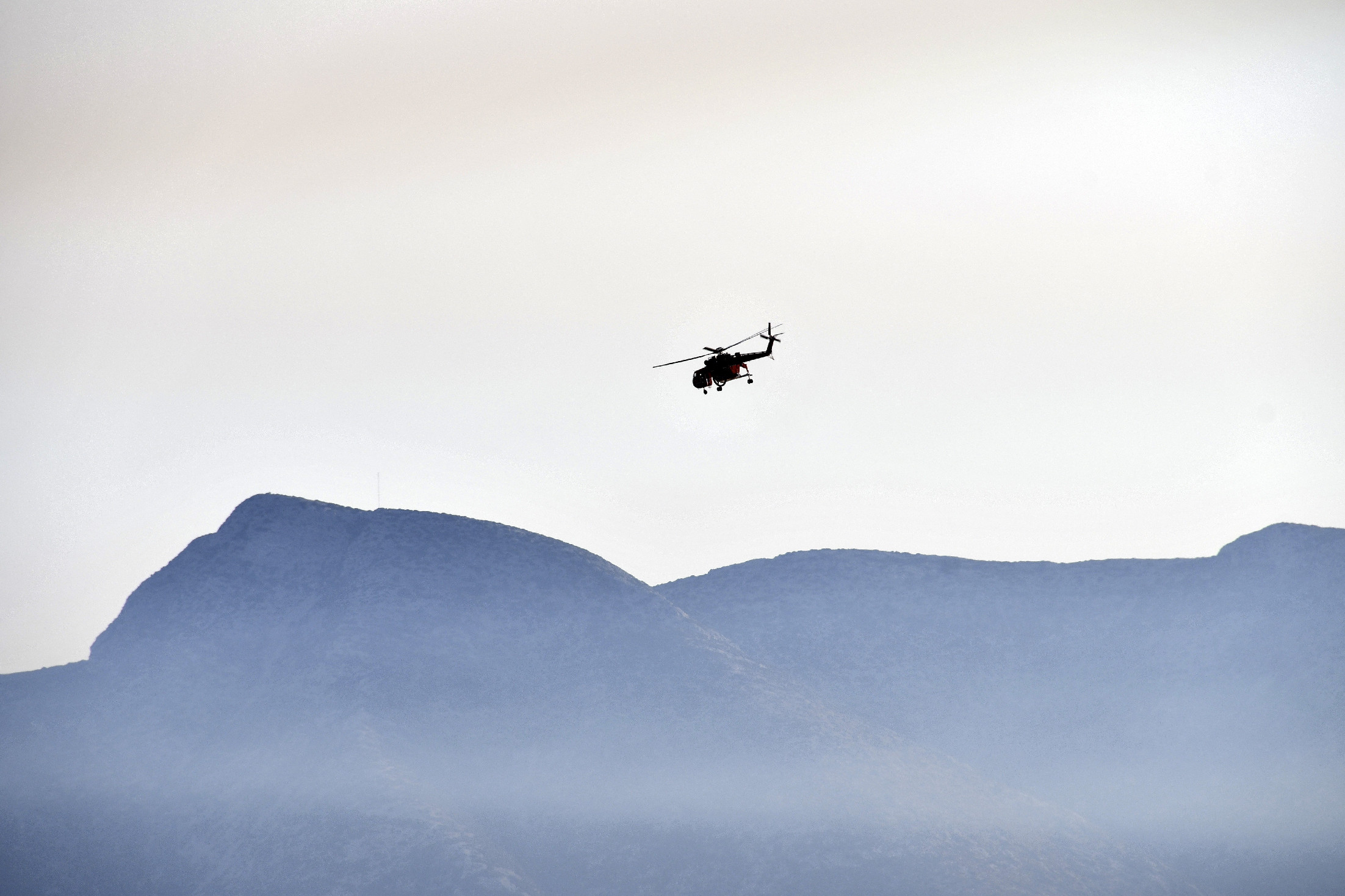 Helikopterrel kellett lehozni egy magyar turistát a Paring-hegységből