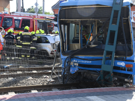 Súlyos buszbaleset történt Budapesten – nyolc mentőegységet riasztottak a helyszínre