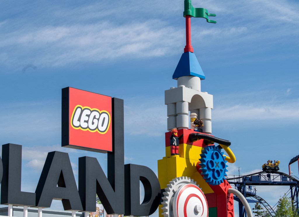 Öszeütközött két szerelvény a németországi Legolandben, legalább 30-an megsérültek