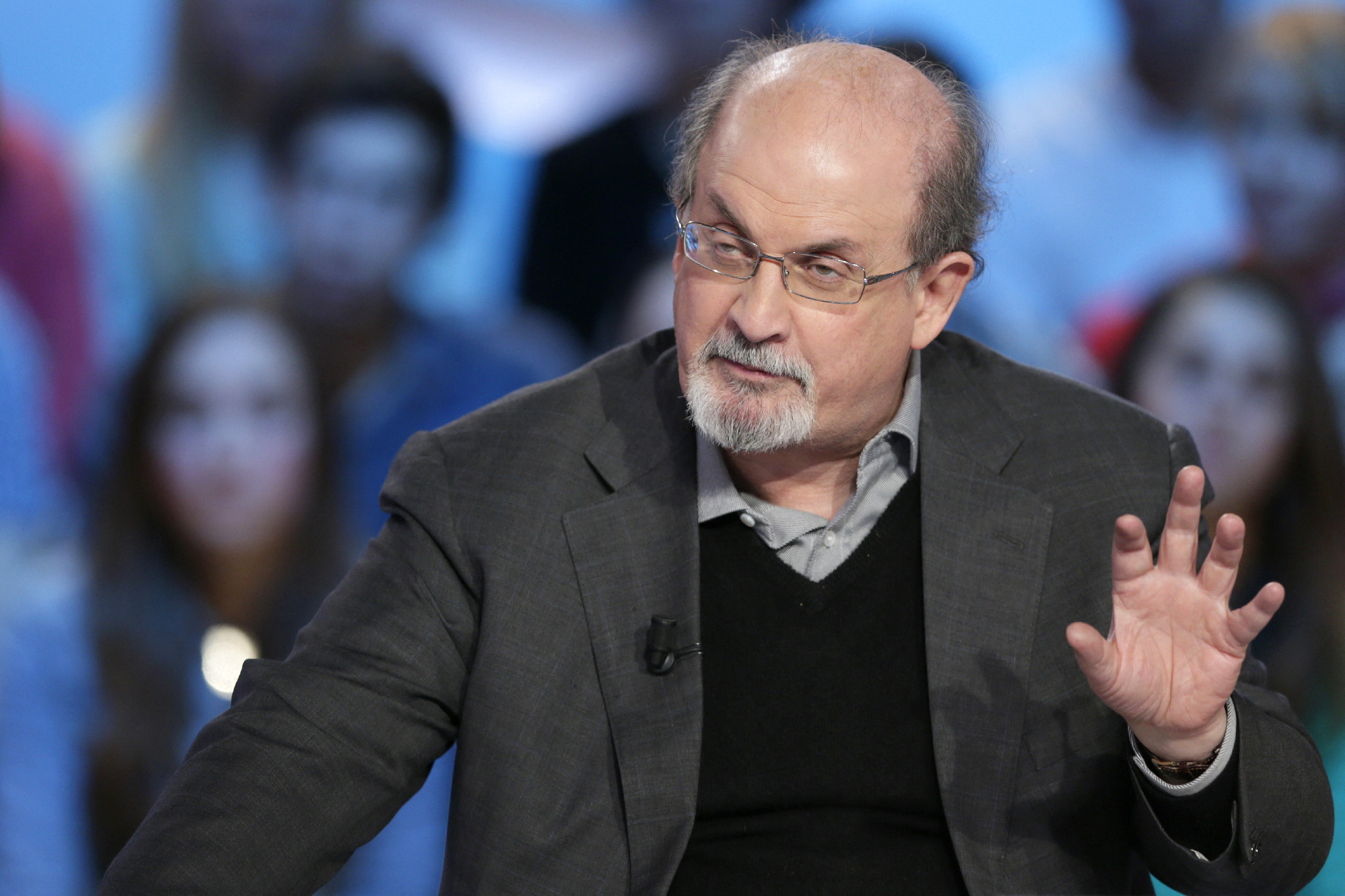 Fél szemére megvakult és részben lebénult Salman Rushdie 
