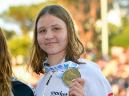 Molnár Dóra bronzérmes 200 méter háton