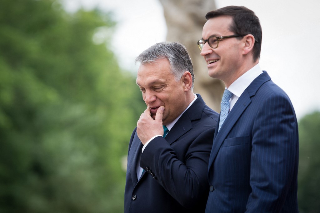 Holtpont az uniós csúcson: Orbán Viktor és Mateusz Morawiecki blokkolták a menekültügyi megállapodást