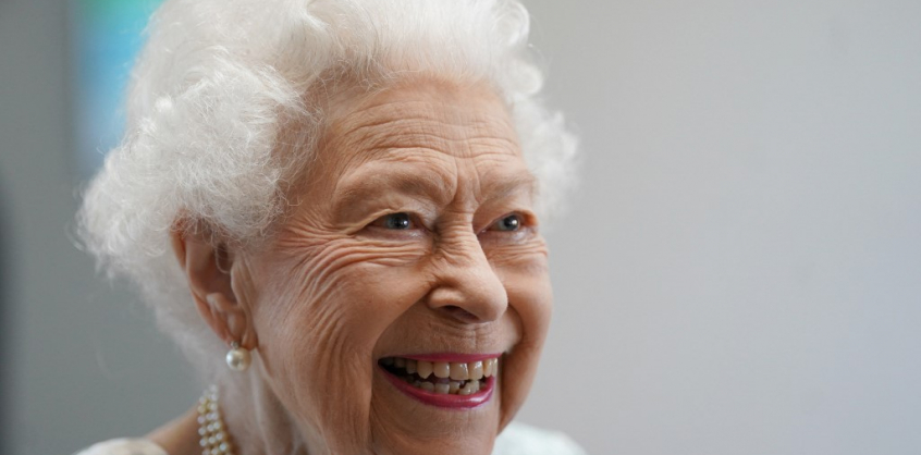 A korábbi királyi tudósító szerint vészjósló a II. Erzsébet királynő állapotáról szóló hír