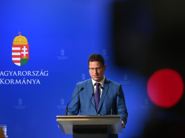 Gulyás Gergely: a miniszterek lemondtak az alapítványi kuratóriumok vezetéséről