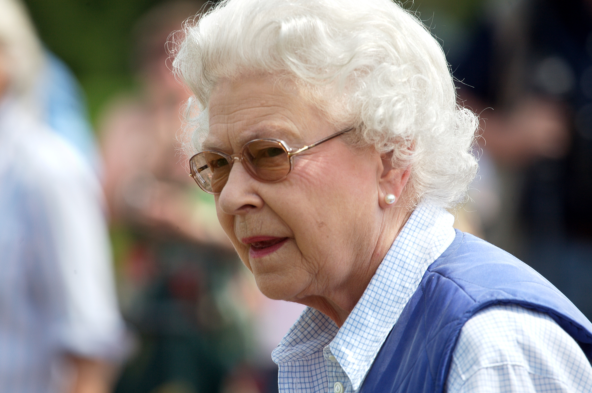 Erzsébet királynő állapota válságos, de Meghan Markle mégsem utazik Skóciába