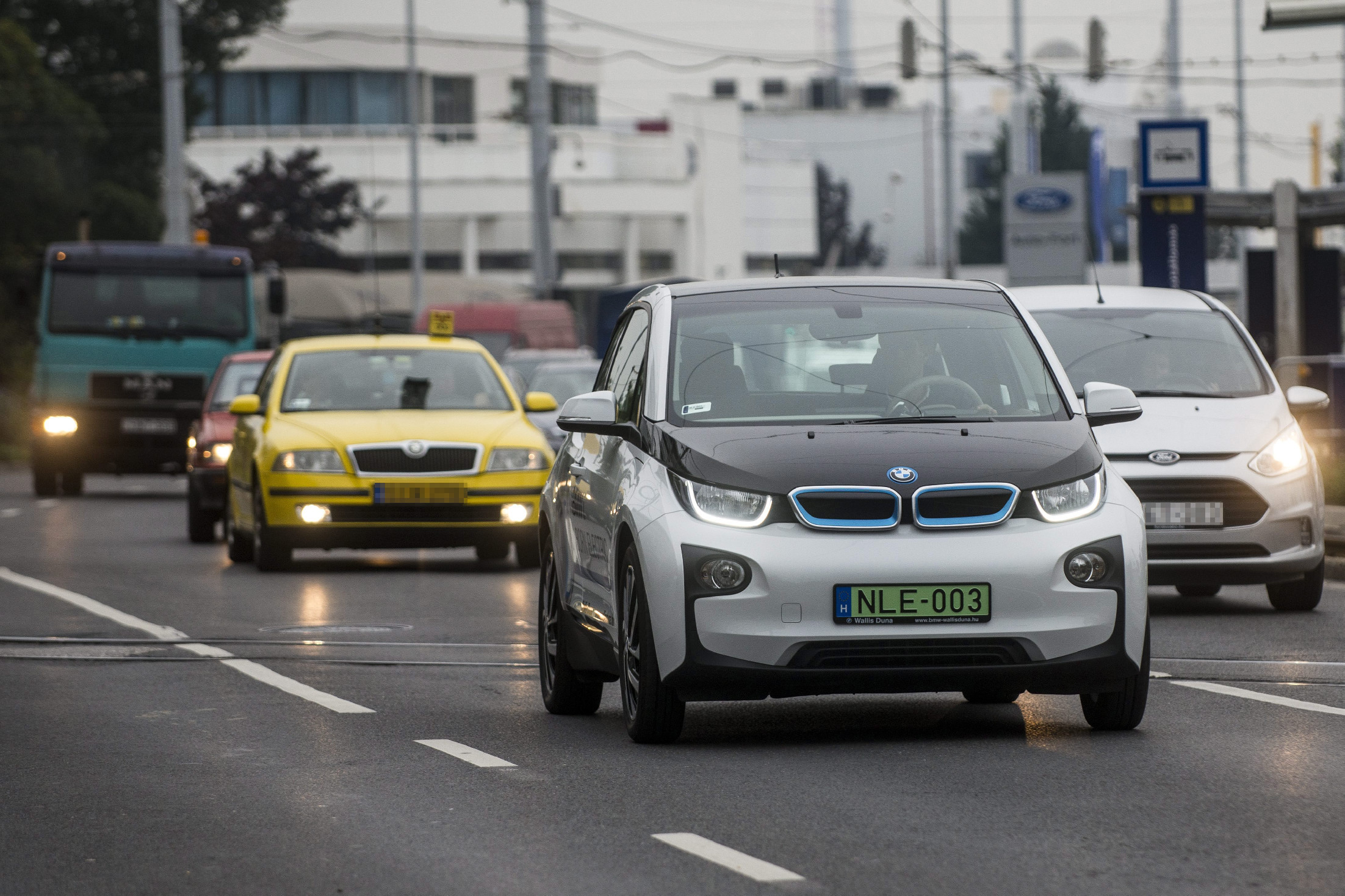 Ezek az ingyenes, zöld rendszámos parkolás végnapjai