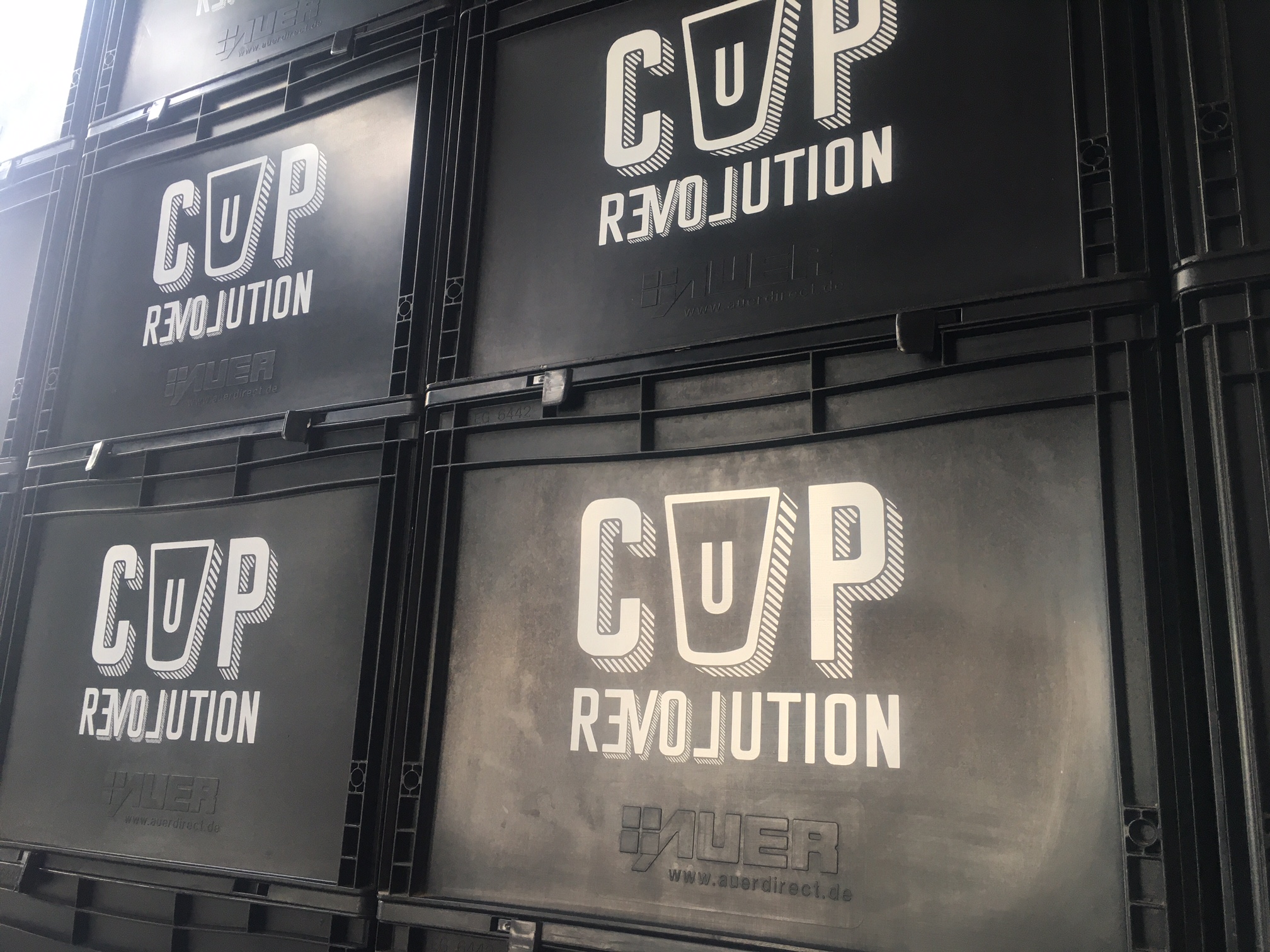 Ne fizess Cup Revolution poharakért, vedd őket kölcsön!