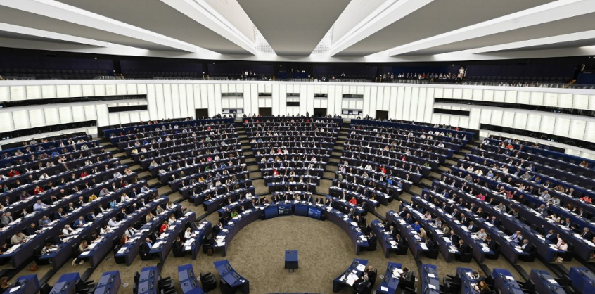 Az EP megszavazta: Magyarország nem teljes értékű demokrácia
