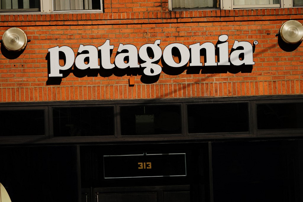 A klímaváltozás elleni küzdelemért ajándékozta el cégét a Patagonia tulajdonosa