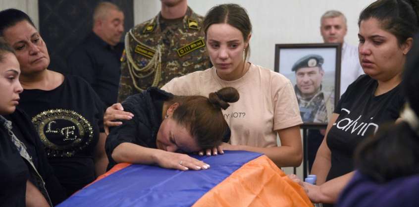 Azerbajdzsán csaknem száz örmény katona holttestét adta át Jerevánnak
