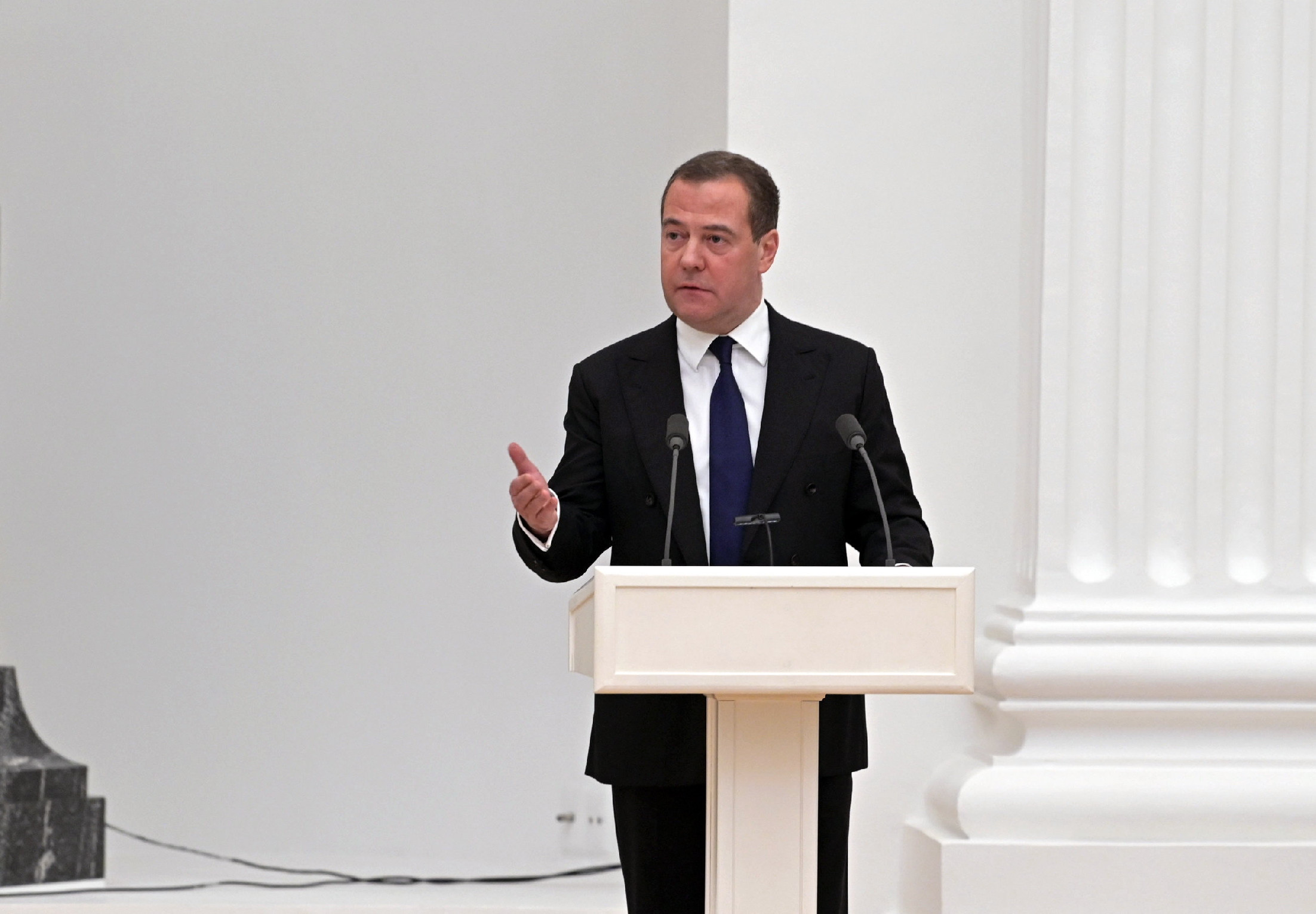 Medvegyev: ha szükséges atomfegyvert vetünk be, ez nem blöff