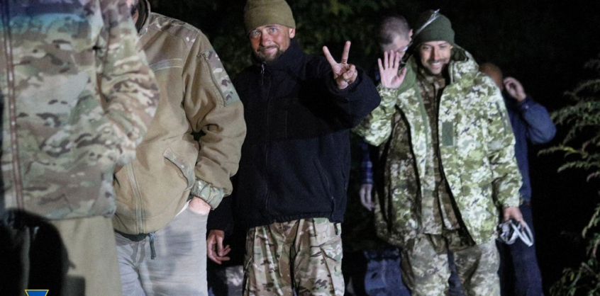 Fogolycsere volt Ukrajna és Oroszország között – az Azov ezred parancsnokait is elengedték