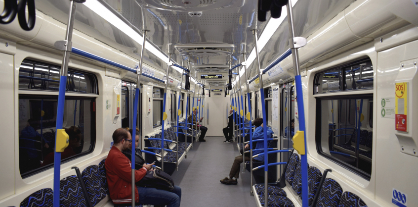 Veszélyes az utasokra a hármas metró ülése