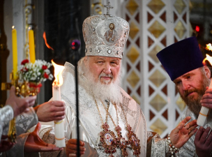 Elszigetelné Putyintól Kirill pátriárkát az orosz ortodox egyház