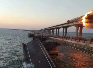VIDEÓ – beomlott a Krími híd egy része
