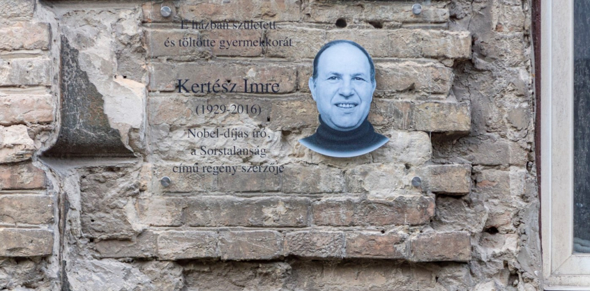 Emléktáblát avattak Kertész Imre szülőházánál