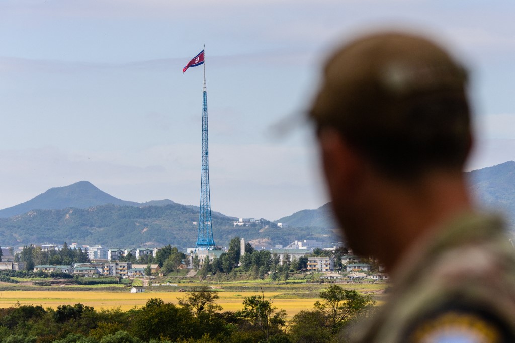 Tíz észak-koreai harci repülőgép közelített a Dél-Koreával közös határához