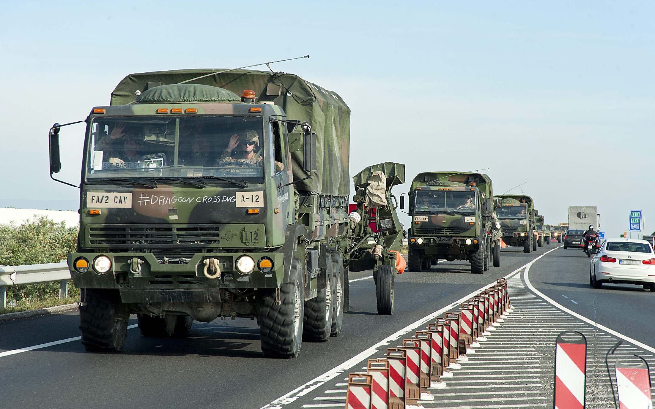 NATO hadikonvoj tart Magyarországra