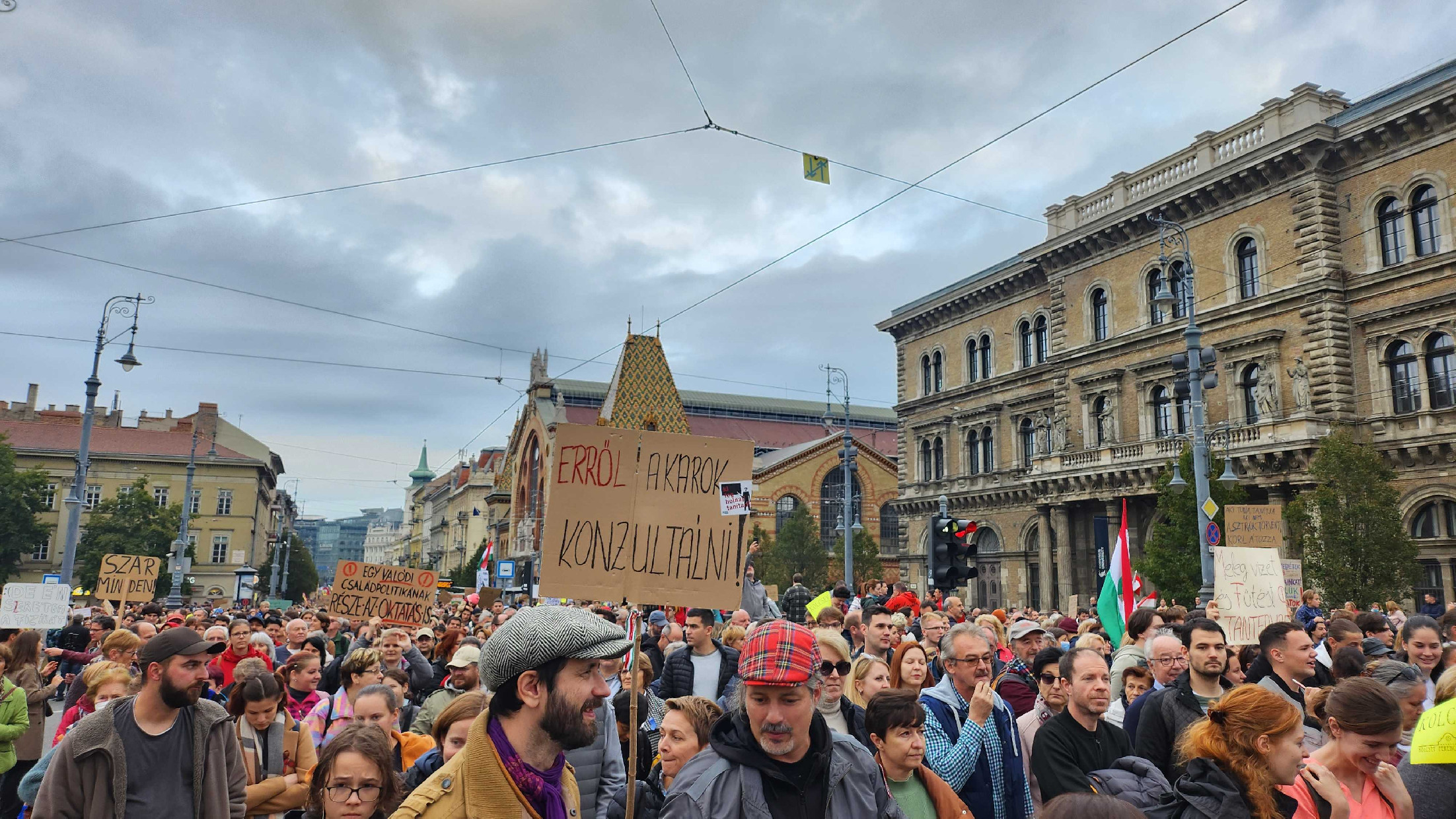 Így vonult nyolcvanezer ember az oktatásért Budapesten