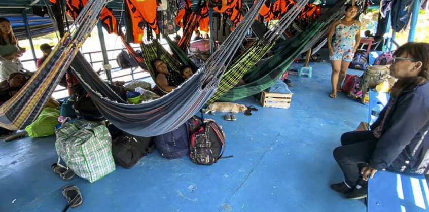 Hetven turistát ejtettek túszul perui őslakosok egy hajón