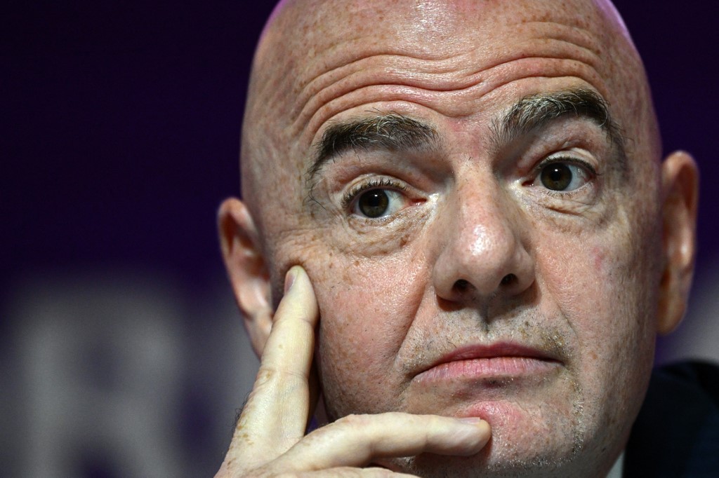 A FIFA elnöke álszentnek tartja a katari világbajnokság kritizálóit