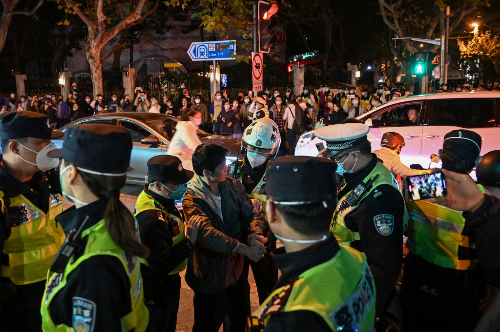 Megemlékezésből Covid-korlátozások elleni tüntetés lett Kínában