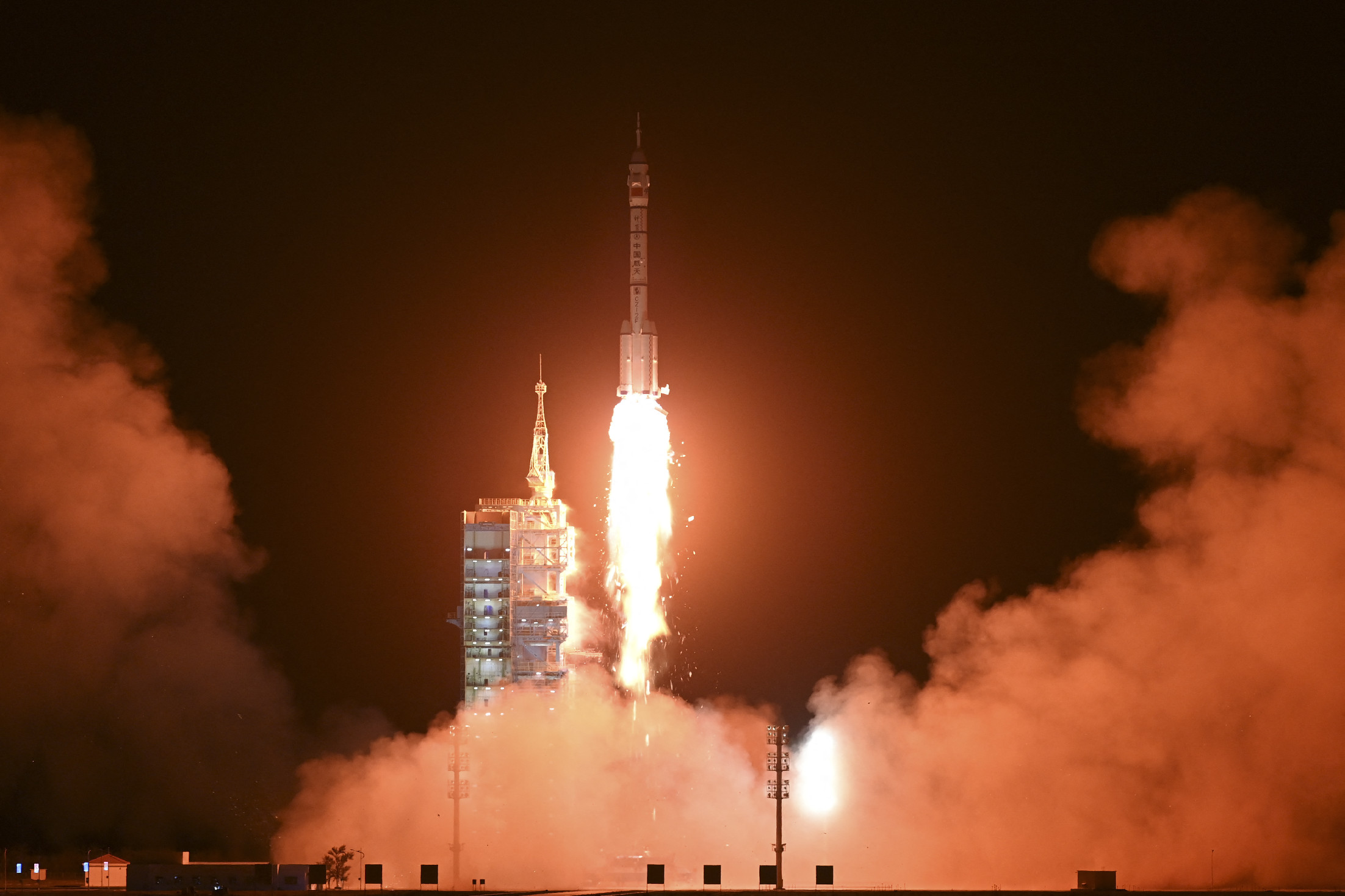 Elindult útjára a kínai Sencsou-15 űrmisszió