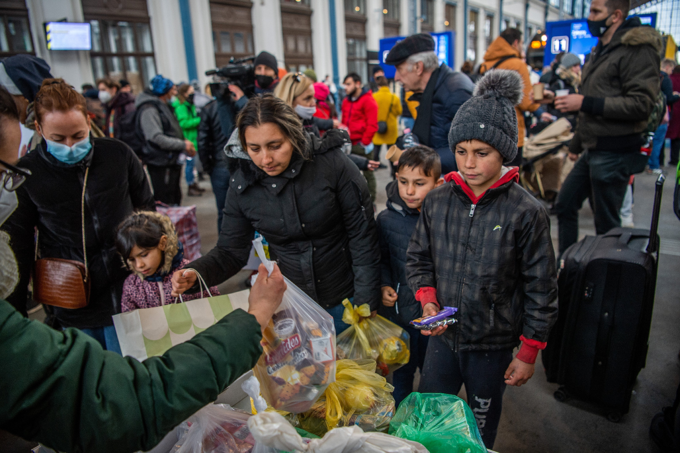 Több mint 13 ezer menekült érkezett hazánkba Ukrajnából szerdán