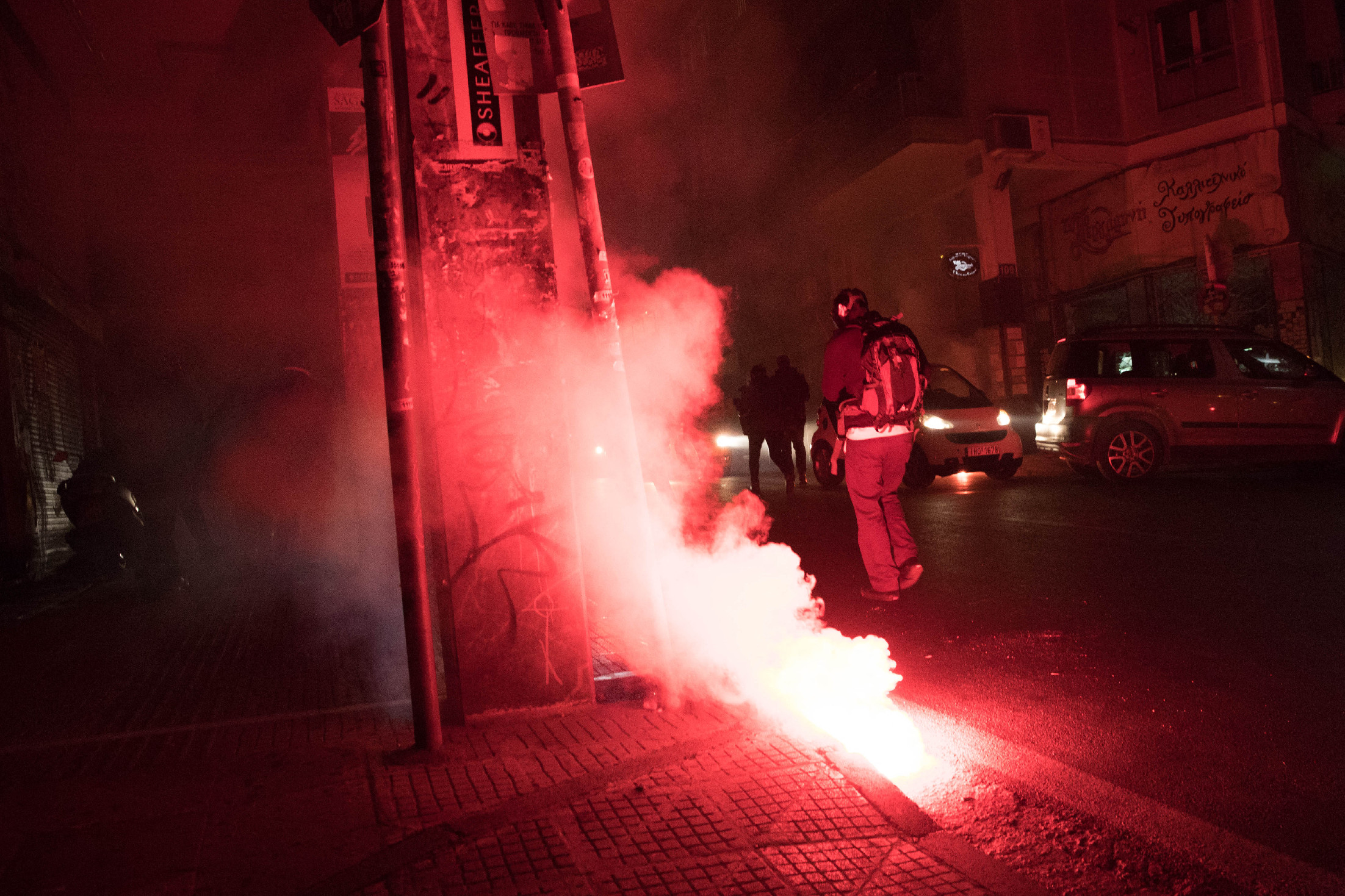 Eldurvult a rendőri erőszak elleni tüntetés Görögországban