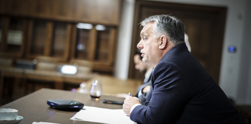 Orbán azeri-grúz-román-magyar áramvezetékről szóló megállapodást fog aláírni Bukarestben