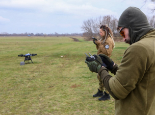 Az ukrán vezérkar megmutatta az oroszoknak, hogyan adhatják meg magukat ukrán drónok segítségével