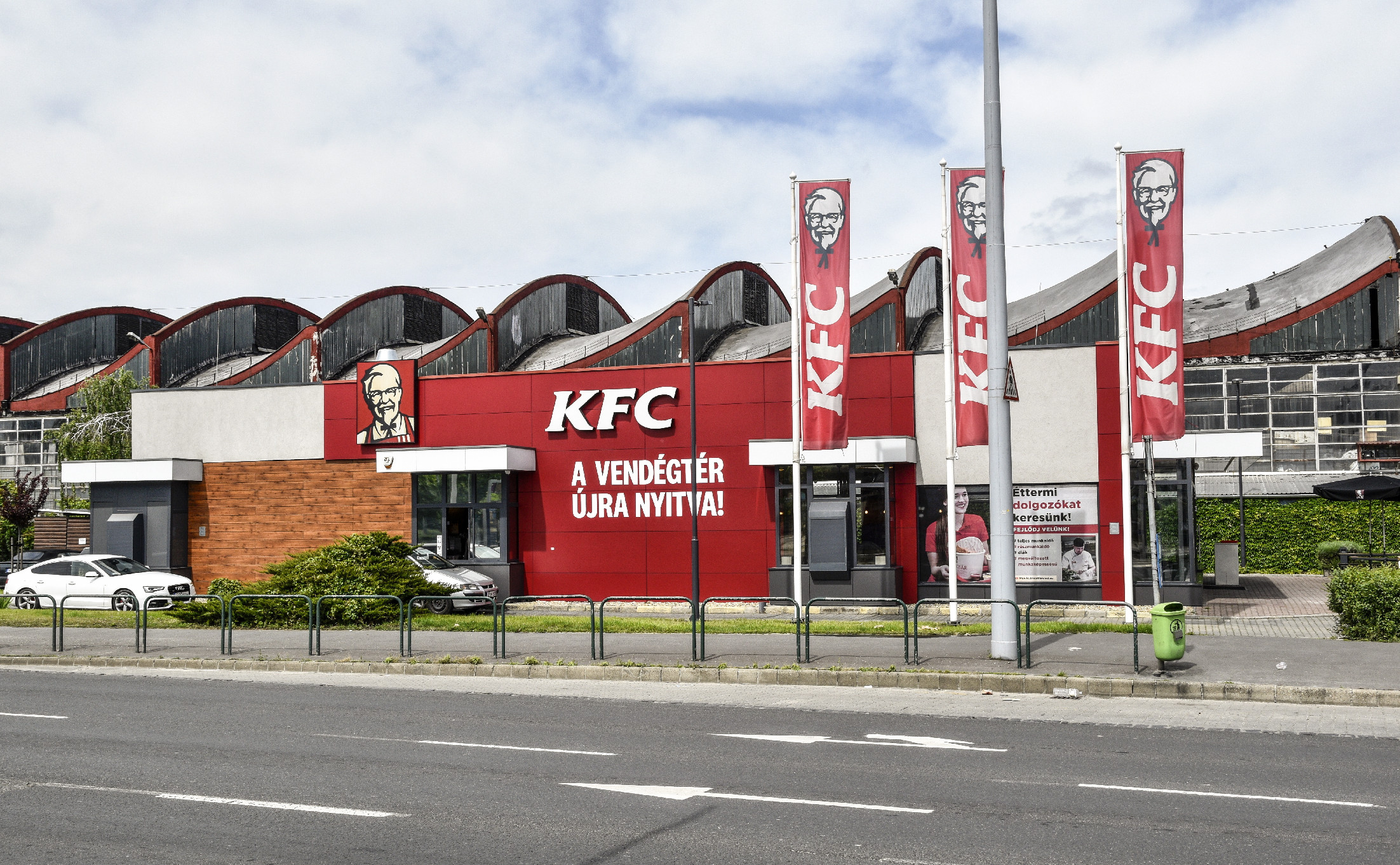 A GVH vizsgálatot indított a Burger King és KFC ellen