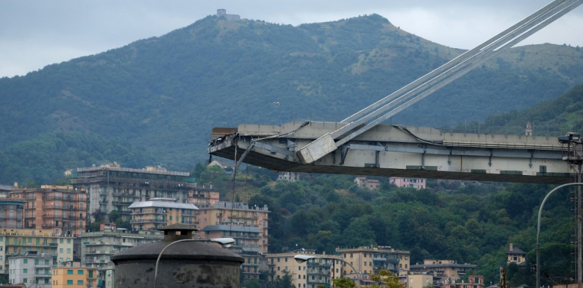 Kilencszáz kiló hasis veszett oda a genovai hídomlásban